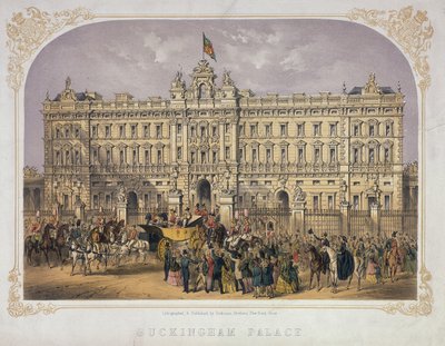 Vista del Palacio de Buckingham con una multitud aplaudiendo a la Reina Victoria (1819-1901) y al Príncipe Alberto (1819-61) mientras salen en un carruaje, c.1855 de English School